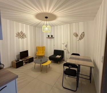 Saint-Jean-de-Moirans Apartment | Le Grand Champ, piscine et jacuzzi partagée