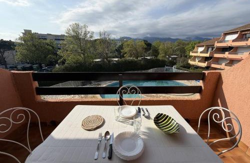 Argeles Plage Apartment | Appartement lumineux T2 avec piscine, loggia et parking, 4 couchages - Argelès-sur-Mer - FR-1-388-55