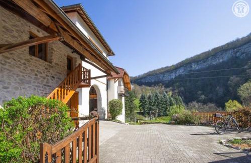 Sainte-Marie-d'Alvey House | Le fenil de rubis