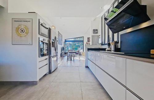 Brie-et-Angonnes Villa | Villa Luxe