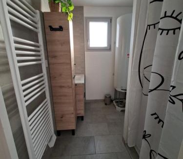 Mazaye House | Gîte Le carrier classé 4 étoiles 2 à 5 personnes au coeur des volcans d'Auvergne