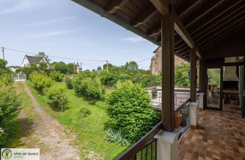 Laissac House | Maison indépendante avec parc privé à Laissac
