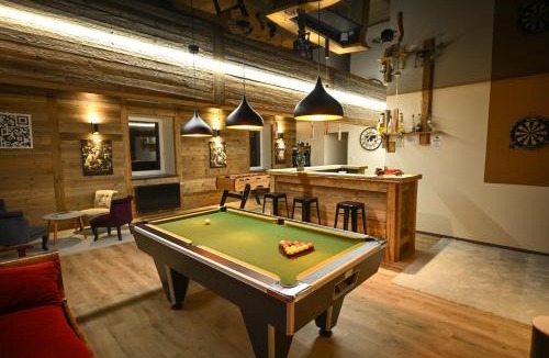 Lods House | Privatisez un ancien hôtel Gîte de groupe La Truite d Or au bord de la rivière à partir de 39 euros pers nuit