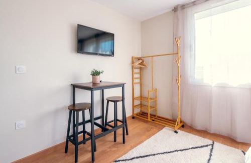 La Ferte-Gaucher Apartment | La simplicité, climatisé avec entrée autonome