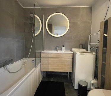 Phalempin Apartment | Gîte Le Duplex - 5min de la gare vers Lille-Lens-Arras