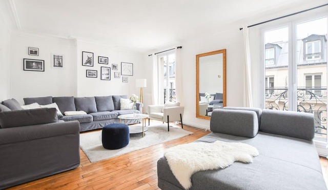 GuestReady - Bright and Spacious Duplex in 5th Arr