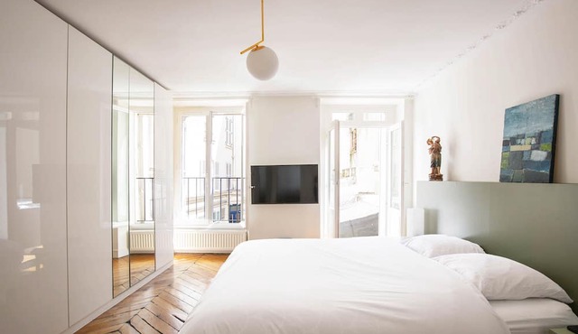 Chic By Bonne-Nouvelle, by Veeve