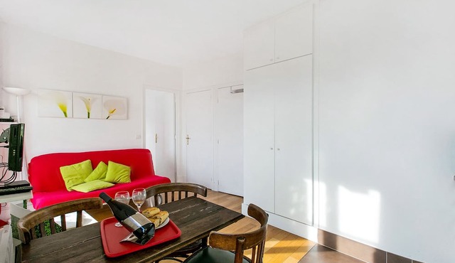 Notre-Dame Panorama — Stay in the Very Heart of Paris