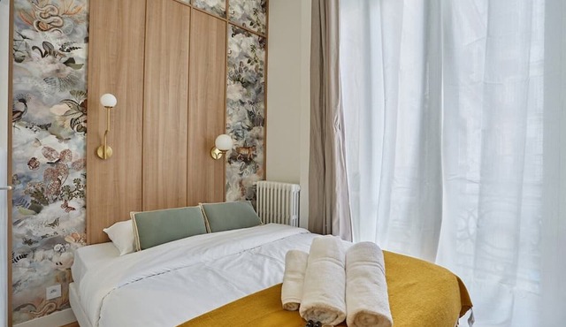 Superb Apartment on the Champs Elysees