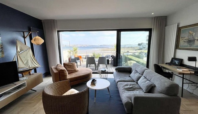 Luxury T3 neuf de standing Front de mer vue 180