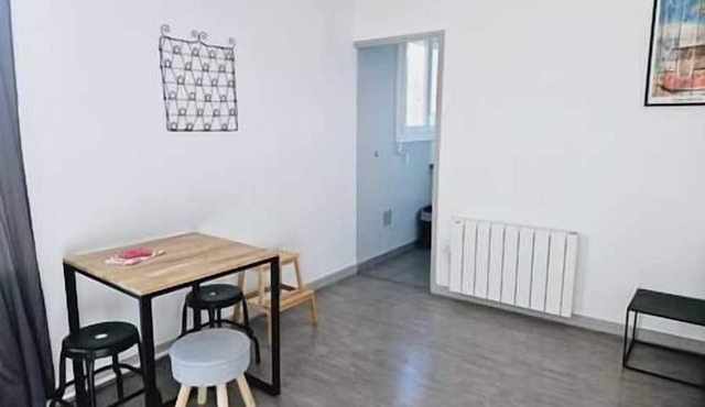 Le Studio de Max : Terrasse et Parking in Valence
