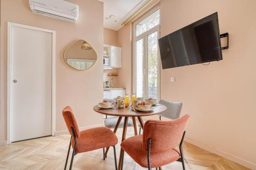 Comfortable 3 rooms with air conditioning