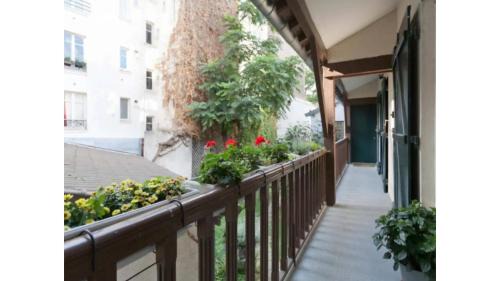 Beautiful 1 Bedroom Home In Paris